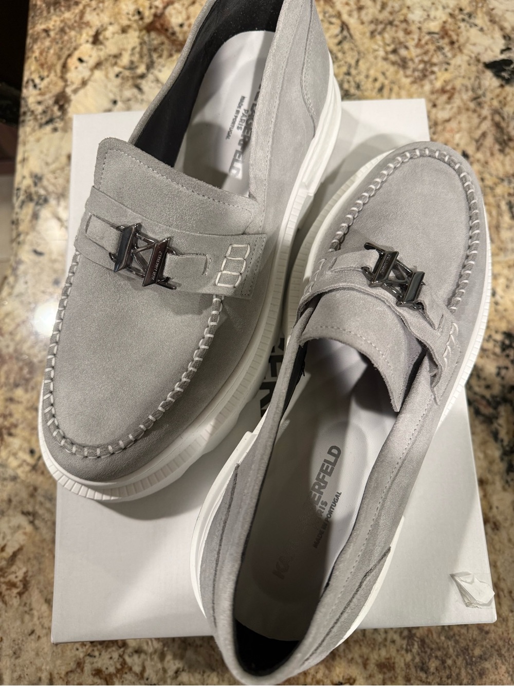 Karl Lagerfeld Paris Grey Leather KL Bit Lug-Sole Loafers – Men’s Size 10.5